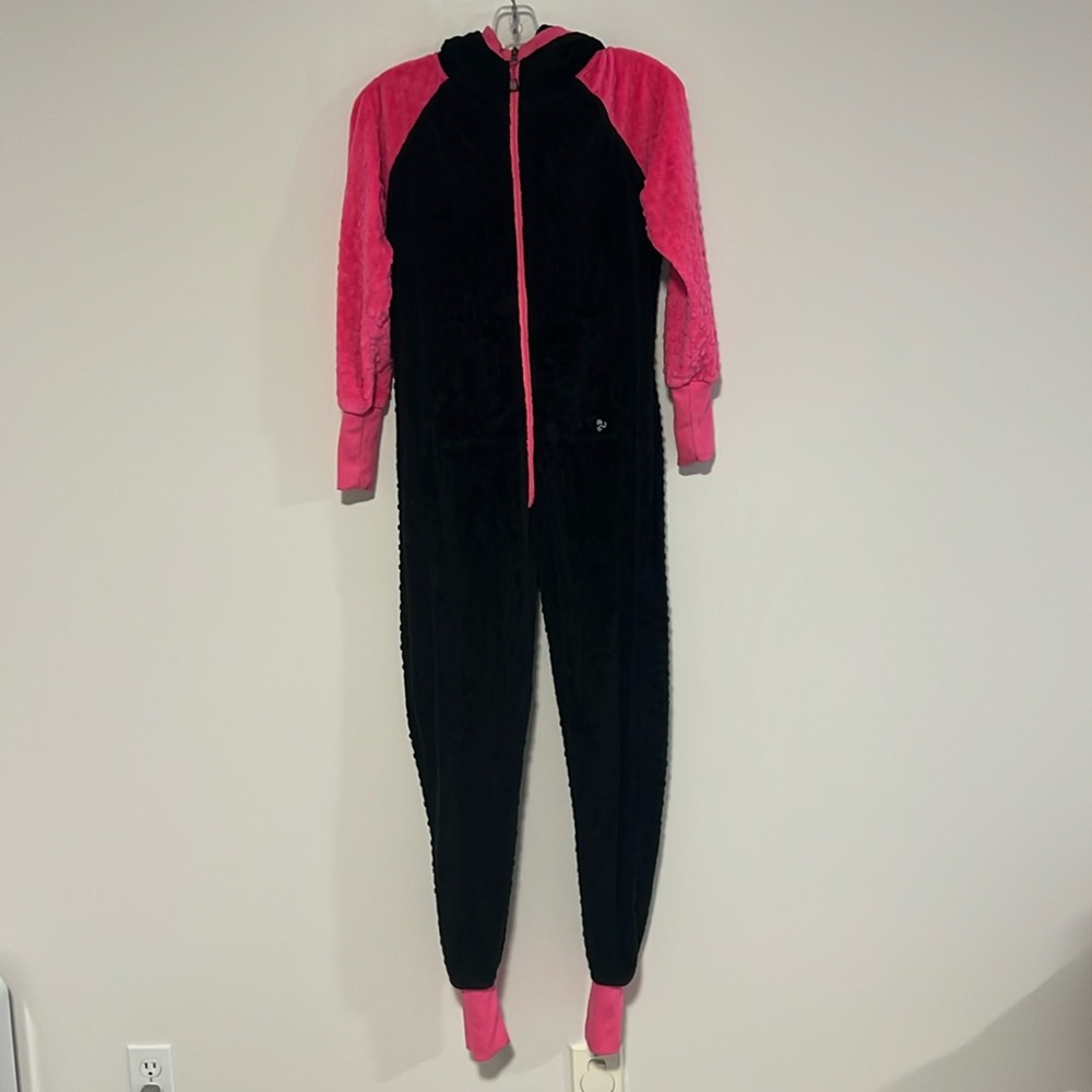 Triple Flip Black Onsie | size 5
